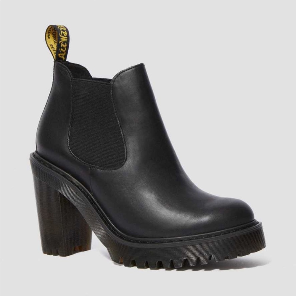 ISO Doc Dr. Martens Hurston boot in size 6! Please comment if you have a pair!!!